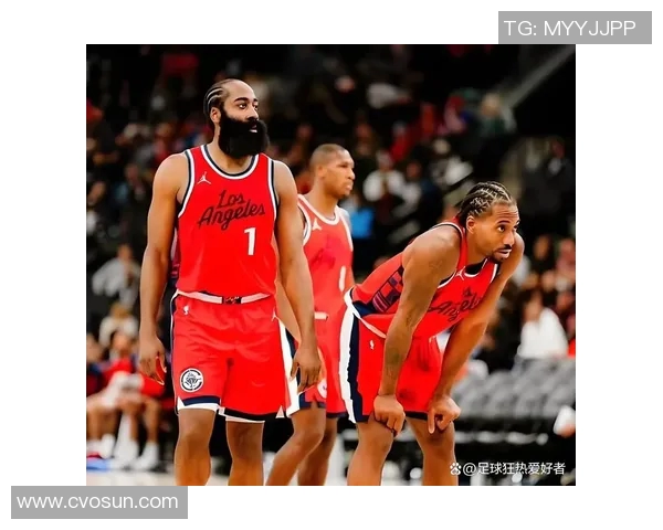 哈登与足球明星的跨界对话：篮球与足球的激情碰撞与友谊探索