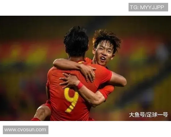 杭州足球队逆袭之路精英赛特别报道展现团队拼搏精神与辉煌成就 杭州足球队逆袭之路精英赛特别报道展现团队拼搏精神与辉煌成就